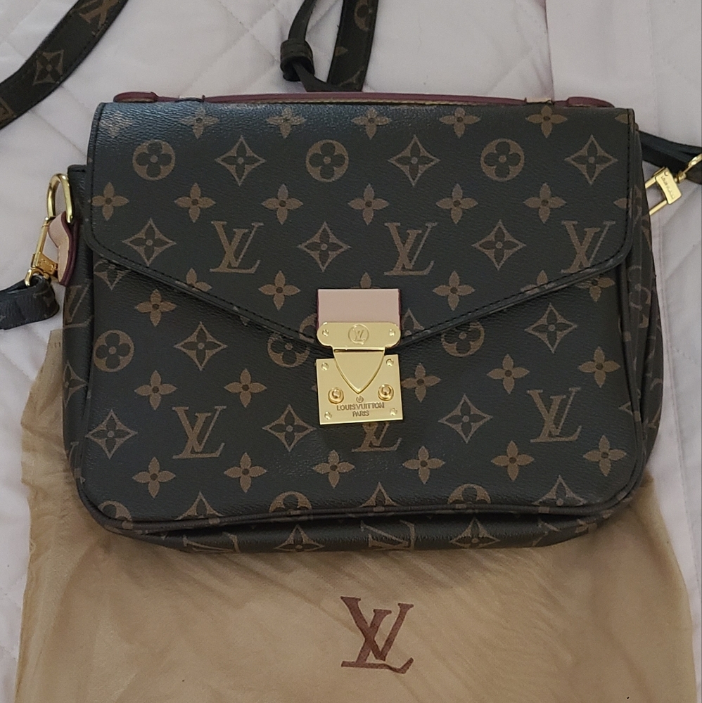 Crossbody bag